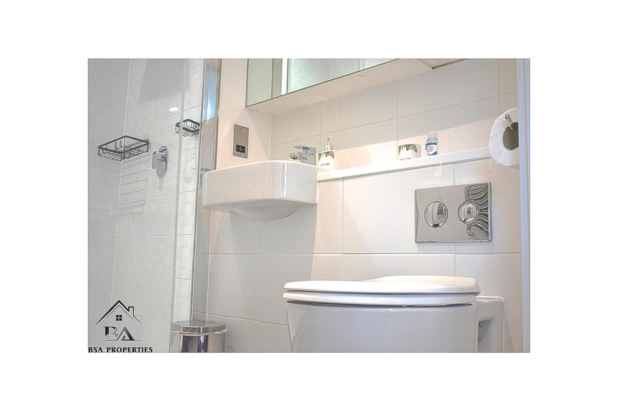 City Centre Ascot Apartment: Pet-Friendly with Free Parking Bracknell Exterior photo