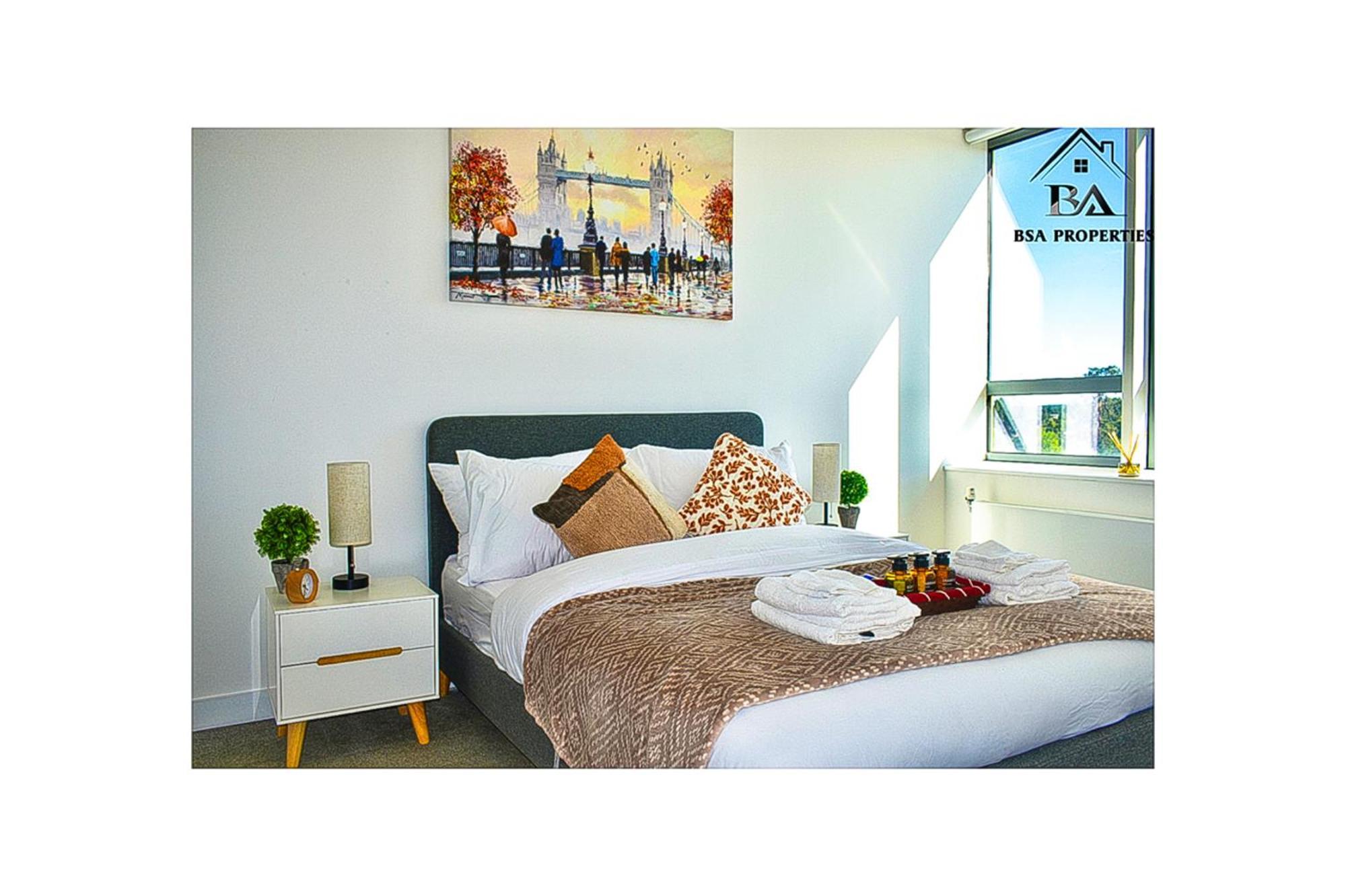 City Centre Ascot Apartment: Pet-Friendly with Free Parking Bracknell Exterior photo