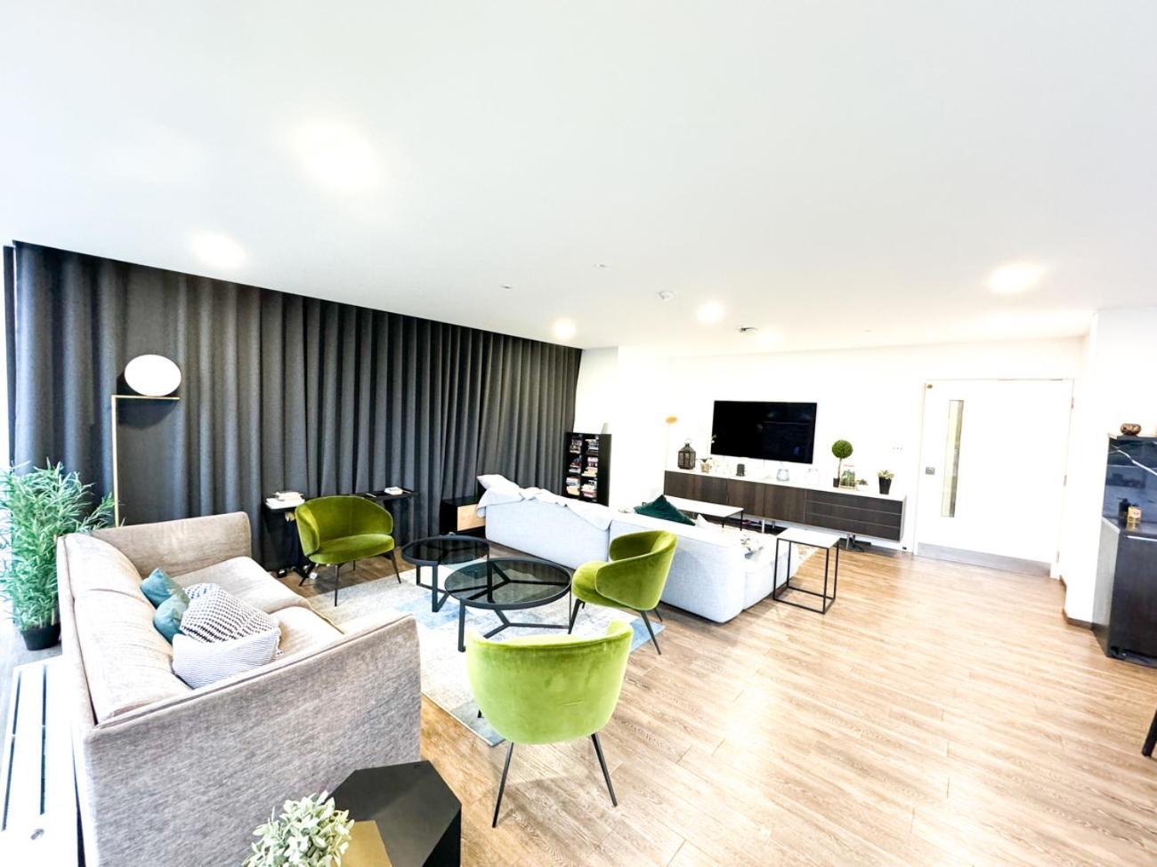 City Centre Ascot Apartment: Pet-Friendly with Free Parking Bracknell Exterior photo